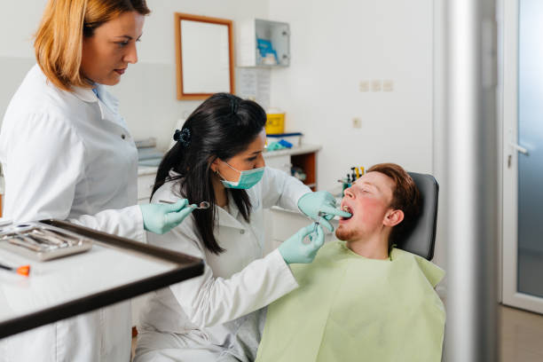 Best Emergency Gum Treatment in Falcon Heights, MN